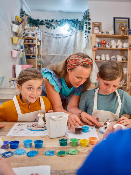 Family Making Pottery, Painted Pot, Co Limerick TI7166Q